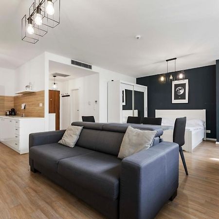 Lam Moon - Ac - Terrace Leilighet Bratislava Eksteriør bilde