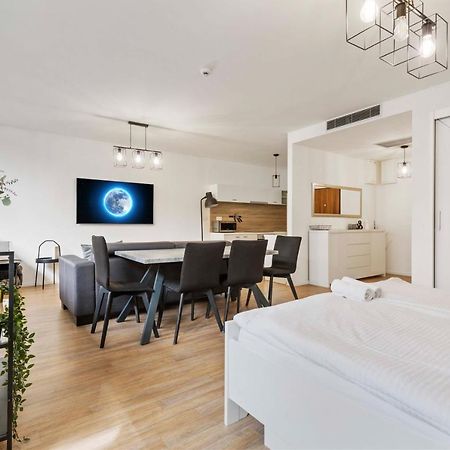 Lam Moon - Ac - Terrace Leilighet Bratislava Eksteriør bilde