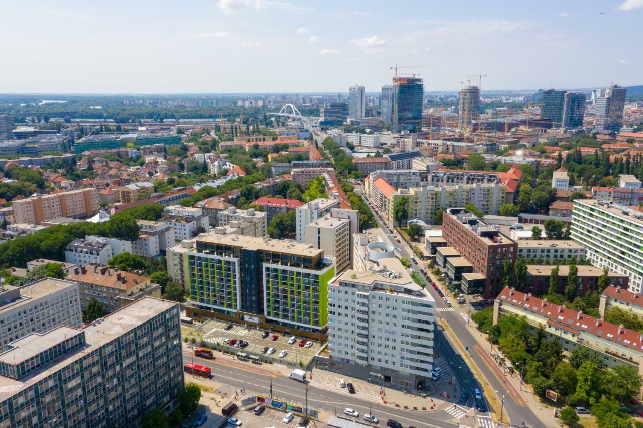 Lam Moon - Ac - Terrace Leilighet Bratislava Eksteriør bilde